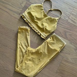 JoyLab ruffled edge mustard yellow leggings and bra set size small